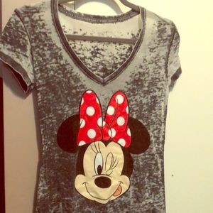 Minnie v-neck